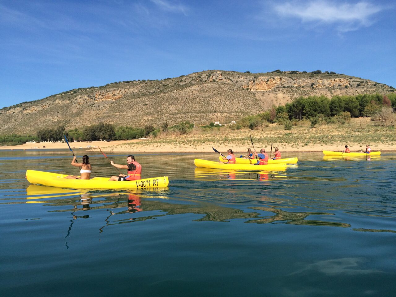 Kayak en el embalse de Izn&aacute;jar 3